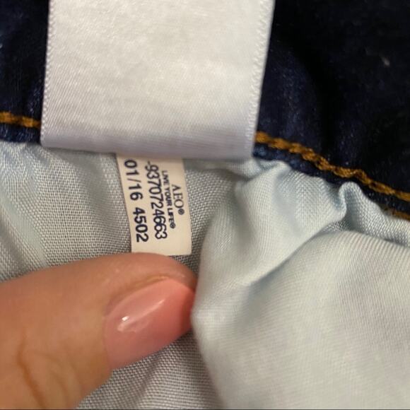 AMERICAN EAGLE OUTFITTERS Hi-Rise Shortie Shorts Super Stretch Size 2 - Picture 6 of 6